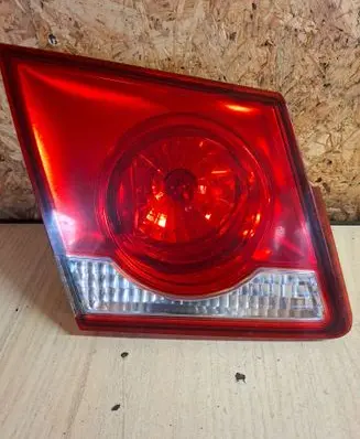 Chevrolet Cruze Tailgate rear/tail lights 