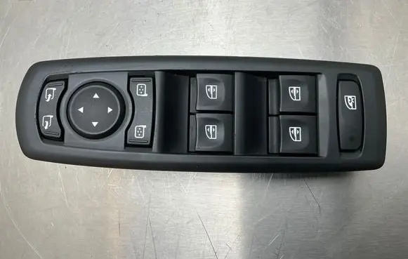 Renault Laguna III Electric window control switch 809610006R 007004R