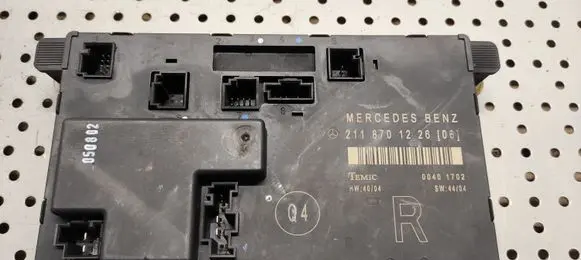 Mercedes-Benz E W211 Door control unit/module 2118701226 00401702 050802
