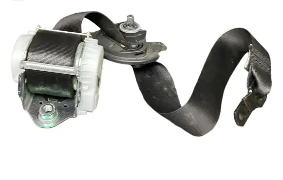 BMW X3 E83 Front seatbelt 040549 33033302