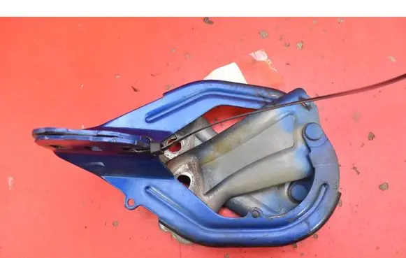 Ford Escape III Engine bonnet/hood hinges GJ54A16801AA