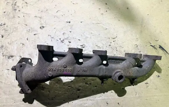 Volkswagen II LT Exhaust manifold 074253033
