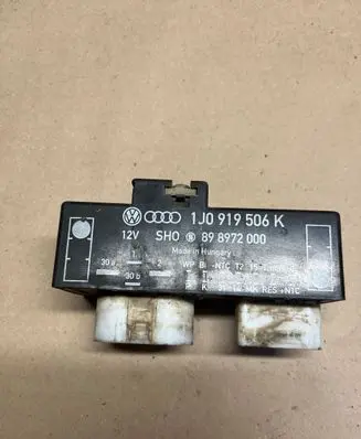 Coolant fan relay