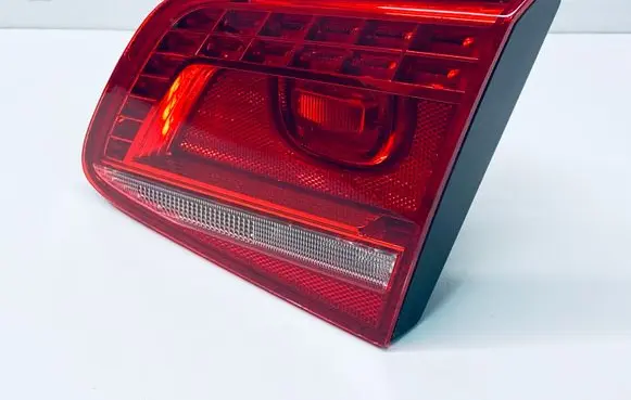 Volkswagen PASSAT B7 Tailgate rear/tail lights 3AE945308C 3AE945308B
