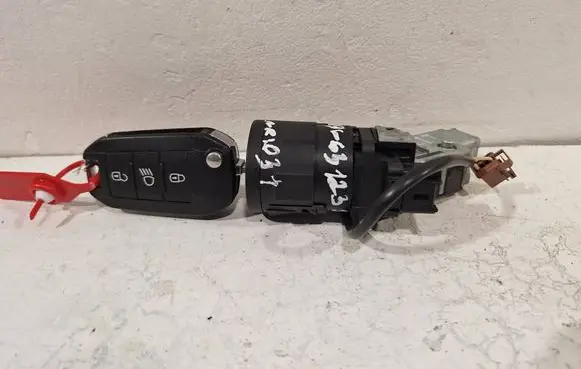 Citroen C4 II Picasso Ignition lock 9663123380