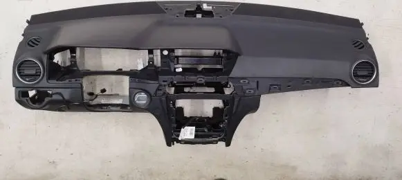 Mercedes-Benz C W204 Dashboard a2041861037