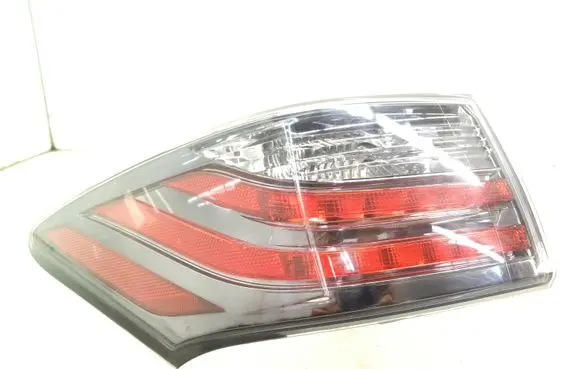 Lexus CT 200H Rear/tail lights KOITO7615 A048960 7615