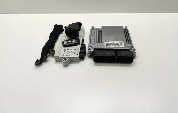 BMW 5 E60 E61 Engine ECU kit and lock set 7799856 0281012707 DDE7799856