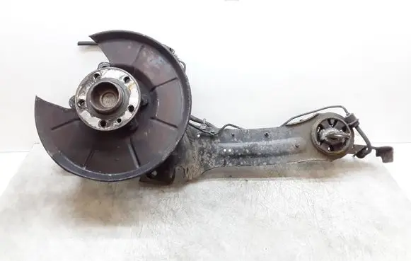 Rear wheel hub spindle/knuckle