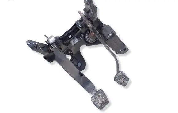 Opel Astra J Pedal assembly 13360903 0000301 512723057