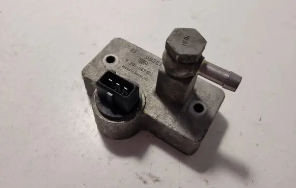 Audi 100 S4 C4 Air pressure sensor 0281002018