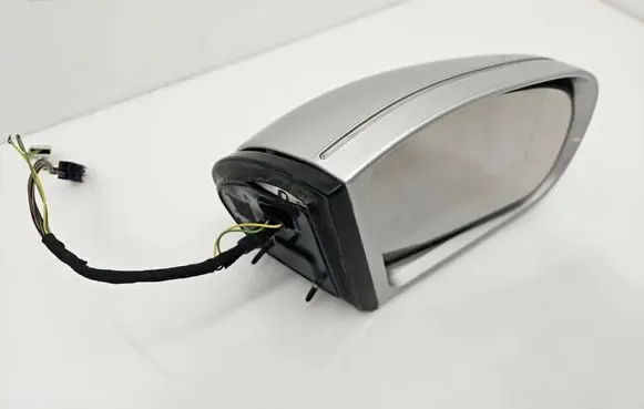 Mercedes-Benz C W203 Front door electric wing mirror 413133420