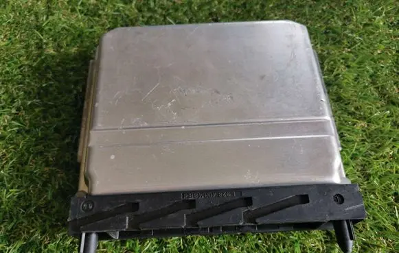 Volvo S70 V70 V70 XC Engine control unit/module 0281001776 28SA4018 09496667A