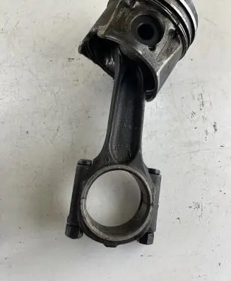 Citroen C5 Piston with connecting rod