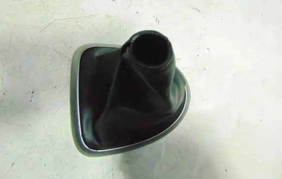 Nissan Qashqai Handbrake lever cover (leather/fabric) 