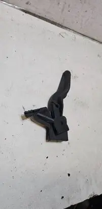 Opel Zafira B Engine bonnet (hood) release handle 218186591