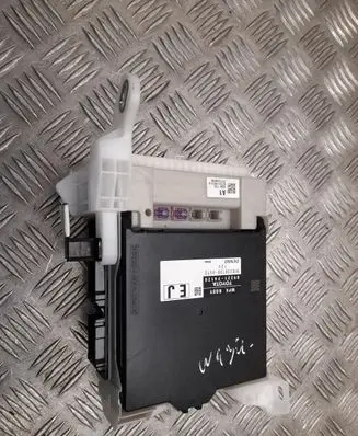 Toyota C-HR I Comfort/convenience module 89221F4120