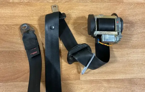 Peugeot 407 Front seatbelt 96439575X0