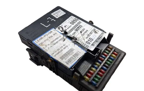 Renault Laguna II Fuse module 518095419 8200148809A 8200004201E