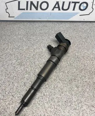 BMW 7 E65 E66 Fuel injector 0445110131 7789661