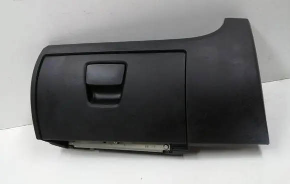 Glove box