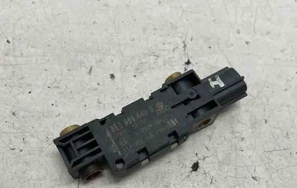 Audi A4 S4 B8 8K Airbag deployment crash/impact sensor 8E0959643B