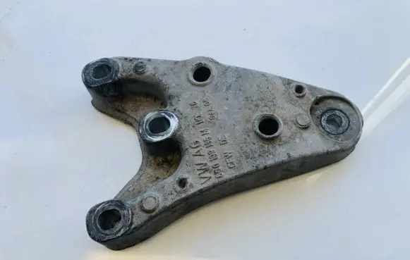 Volkswagen Fox Engine mounting bracket 6q0199185m