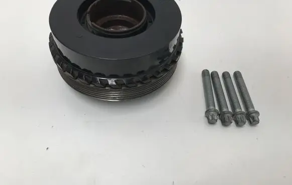 BMW 1 F40 Crankshaft pulley 18495011 8671950