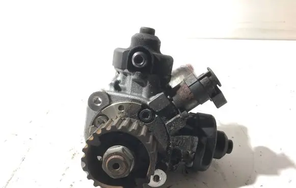 Audi A4 S4 B8 8K Fuel injection high pressure pump 059130755AH
