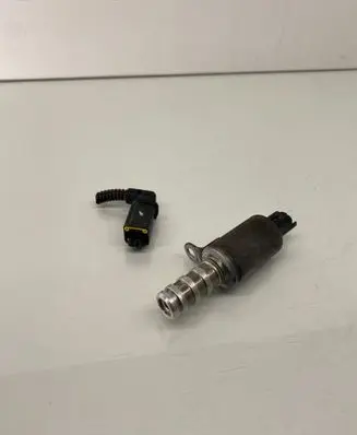 Peugeot 208 I Camshaft vanos timing valve V758776080 V75877608002