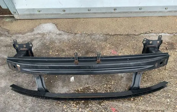Volkswagen PASSAT B6 Front bumper support beam