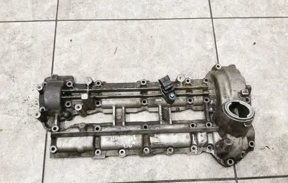 Mercedes-Benz ML W164 Rocker cam cover A6420101130