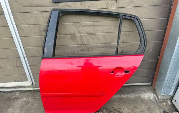Volkswagen Golf V Rear door 1K6833311H