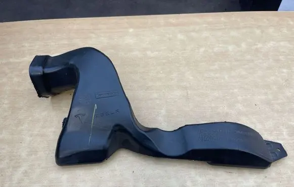 Tesla Model 3 Cabin air duct channel 1099297