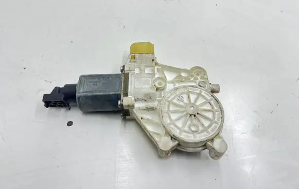 BMW 4 F32 F33 Front door window regulator with motor 70460320