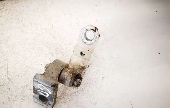 Volkswagen Touran I Rear door lower hinge