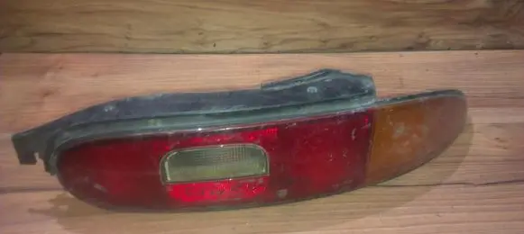 Mazda MX-3 Rear/tail lights nenustayyta