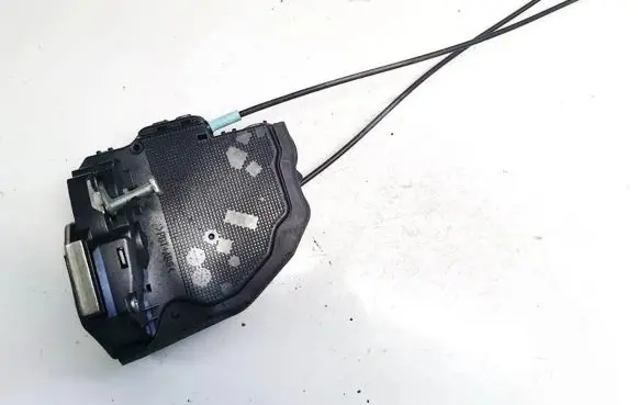 Toyota Urban Cruiser (XP110) Rear door lock 9031922