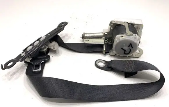 Toyota Auris E180 Front seatbelt 7P4170P