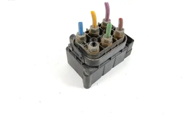 Porsche Panamera (970) Air suspension valve block 