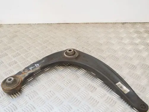 Peugeot 3008 I Front lower control arm/wishbone 833547