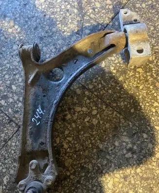 Front lower control arm/wishbone