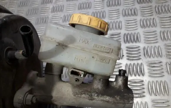 Subaru Legacy Master brake cylinder