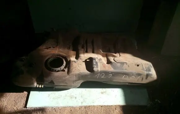 Peugeot 406 Fuel tank 9631053180