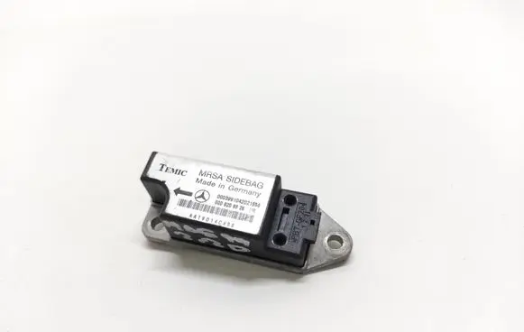 Mercedes-Benz E W210 Airbag deployment crash/impact sensor 0008209926