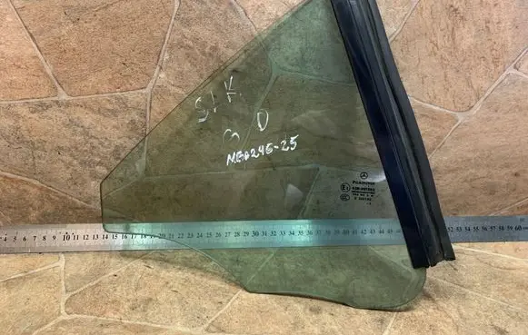 Mercedes-Benz SLK R172 Rear side window