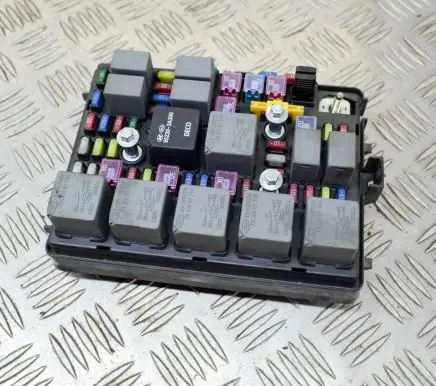 KIA Carens I Fuse module 0K2KB AK6424