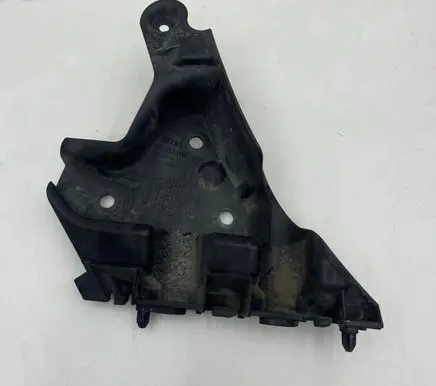 Front bumper mounting bracket