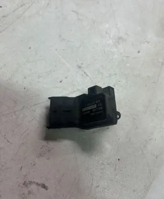 Volvo S80 Air pressure sensor 0261230090 8677288
