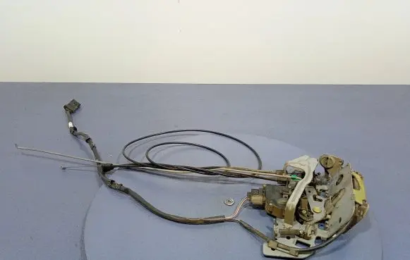 Chrysler Grand Voyager IV Rear door lock